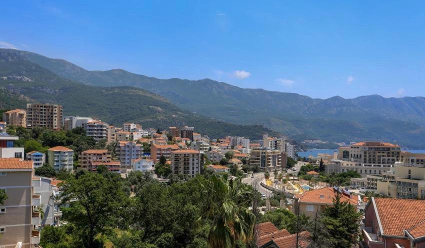 Luka Appartement Budva Buitenkant foto
