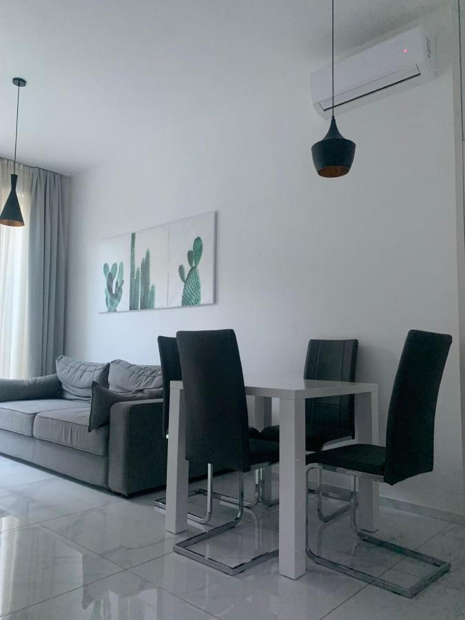 Luka Appartement Budva Buitenkant foto