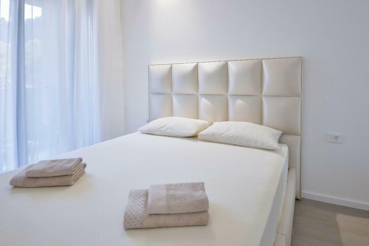 Luka Appartement Budva Buitenkant foto